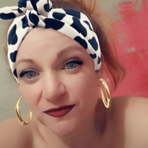 Meet your Posher, Posh